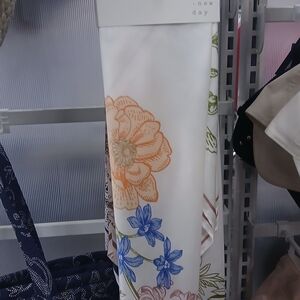 Elegant Floral Prints  Scarf. Percfect ti